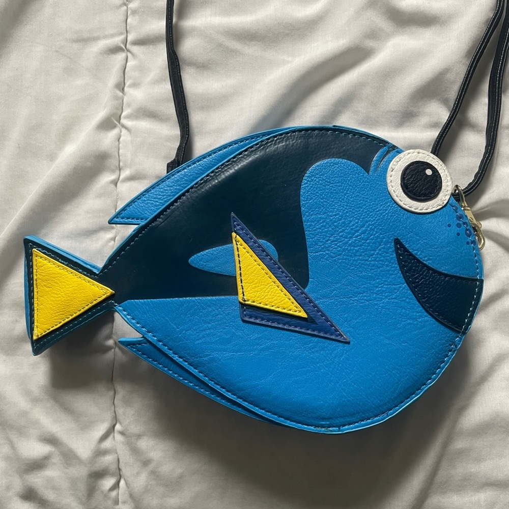 Loungefly Dory from Finding Nemo shoulder purse